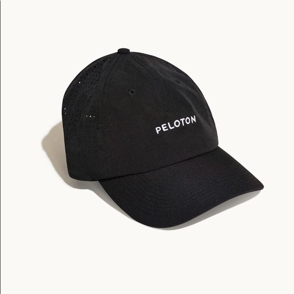⭐️Brand new Black PELOTON hat ⭐️